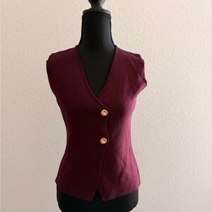 Minimalist Sleeveless Vest Top 2-Button Elegant Layering Piece